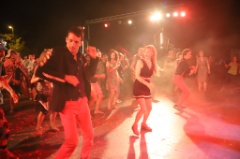 Mobil Dancing 12 * 6240 x 4160 * (7.45MB)